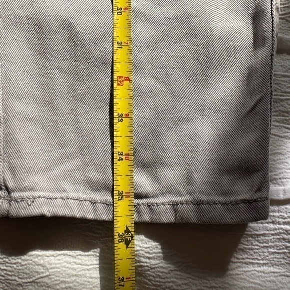 H&M relaxed fit tapered ankle jeans. Size 8 - Picture 5 of 9